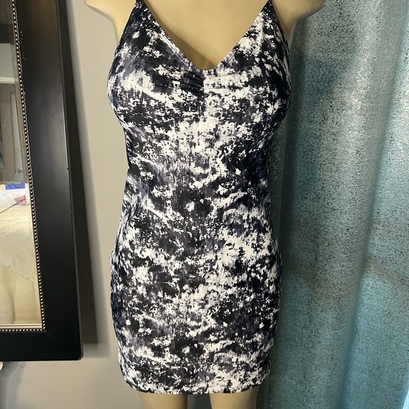 Athleta Other - Athleta Monochrome Patterned Activewear